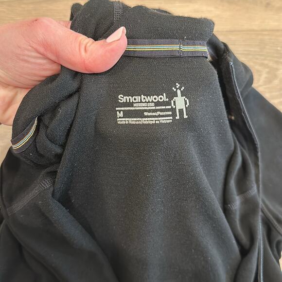 SMARTWOOL Black Merino 250 One-Piece Base Layer Long Sleeve Hood Bodysuit Size M - Picture 7 of 14